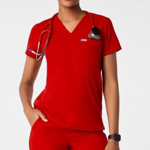 Figs Catarina top in Winning red